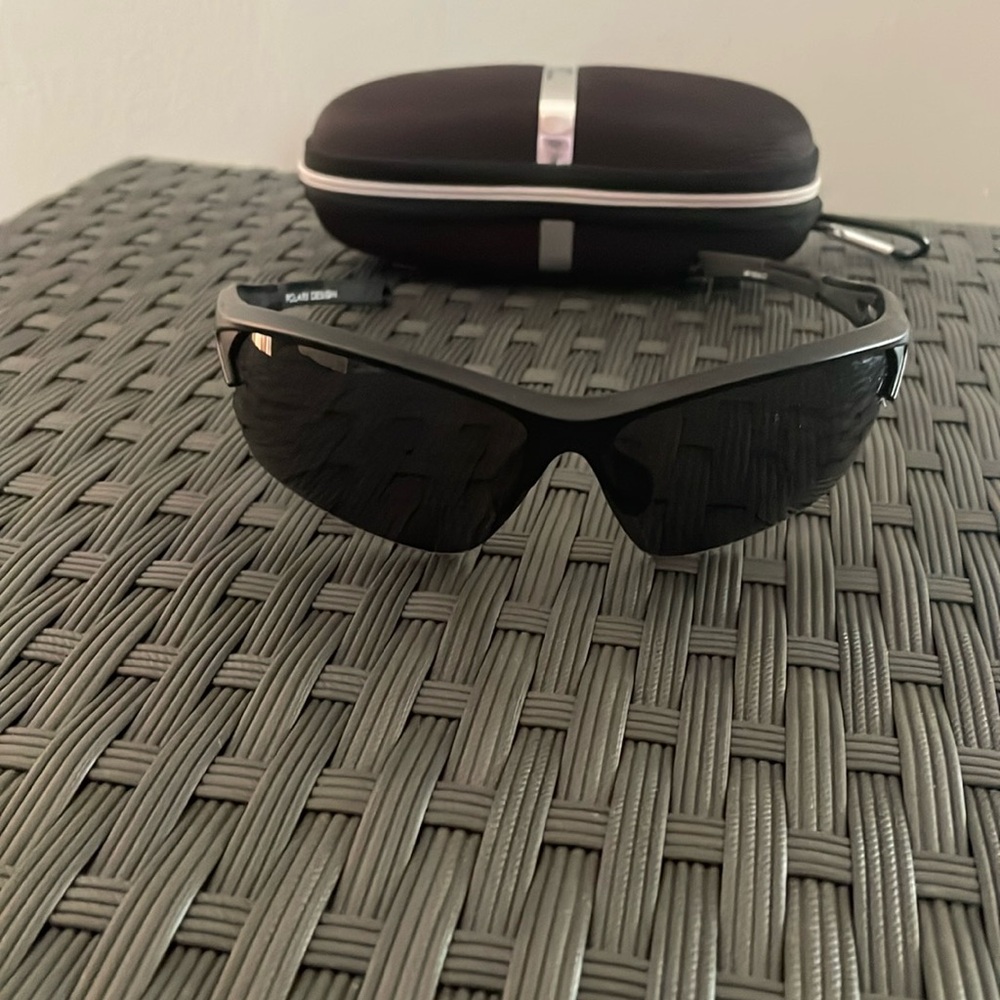 Men’s Black Polars Design Sunglasses